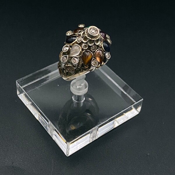 14-carat gold ring embellished with semi-precious stones - Thailand