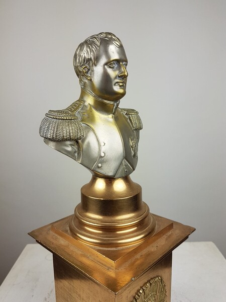 Bust of Napoleon in bronze - 2 elements and patinas