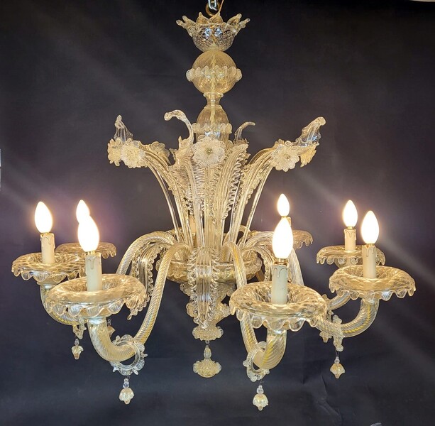 Murano chandelier in glass and gold powder - 8 sconces - sparkle in the bottom of the shaft
