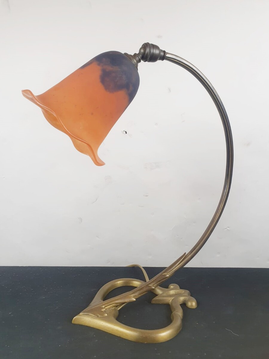 2 Art Nouveau lamps, glass paste tulips signed Daum