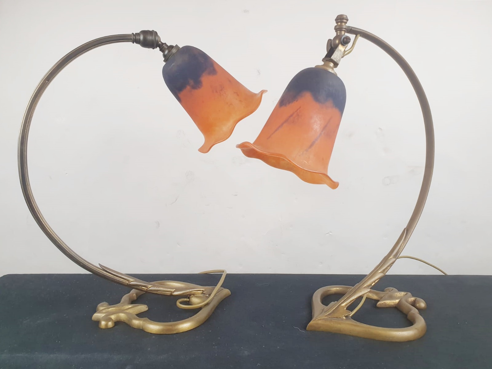 2 Art Nouveau lamps, glass paste tulips signed Daum