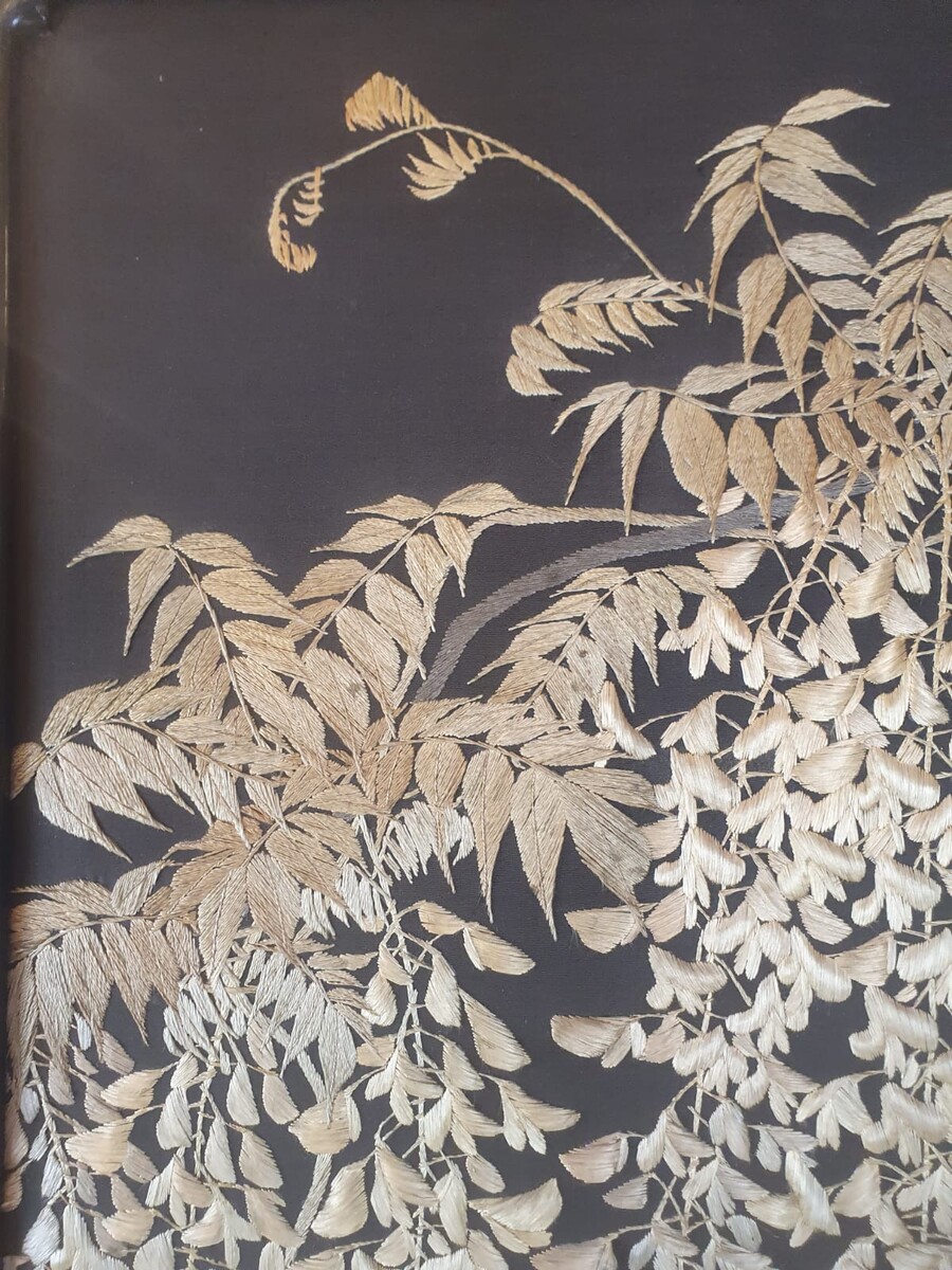 4-leaf screen with finely embroidered foliage decoration, China 19th century