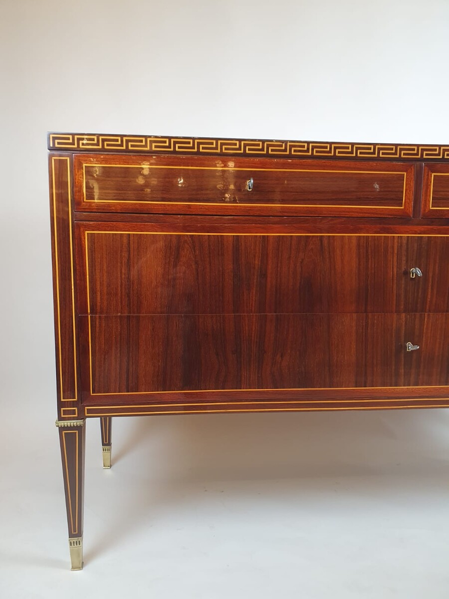 Art Deco chest of drawers in mahogany with marquetry and gilt bronze ornamentation