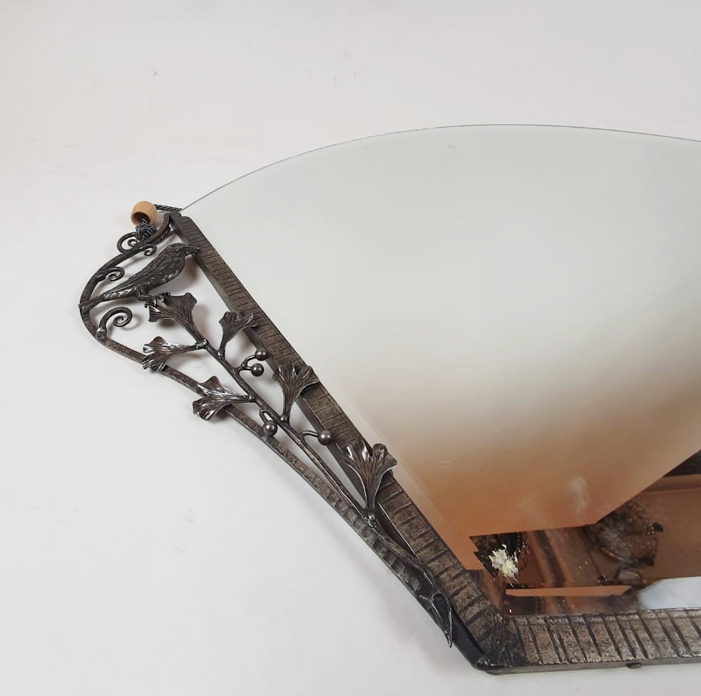 Art Deco wrought iron mirror with bird and flower decoration by Gimkgo, circa 1920