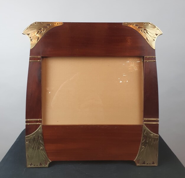 Art Nouveau photo frame in mahogany and brass