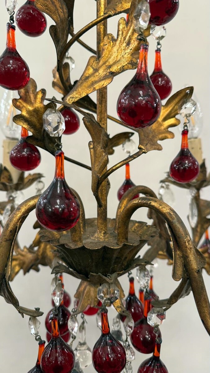 Beautiful 4-light chandelier - gold-plated metal and red glass drop pendants - circa 1950