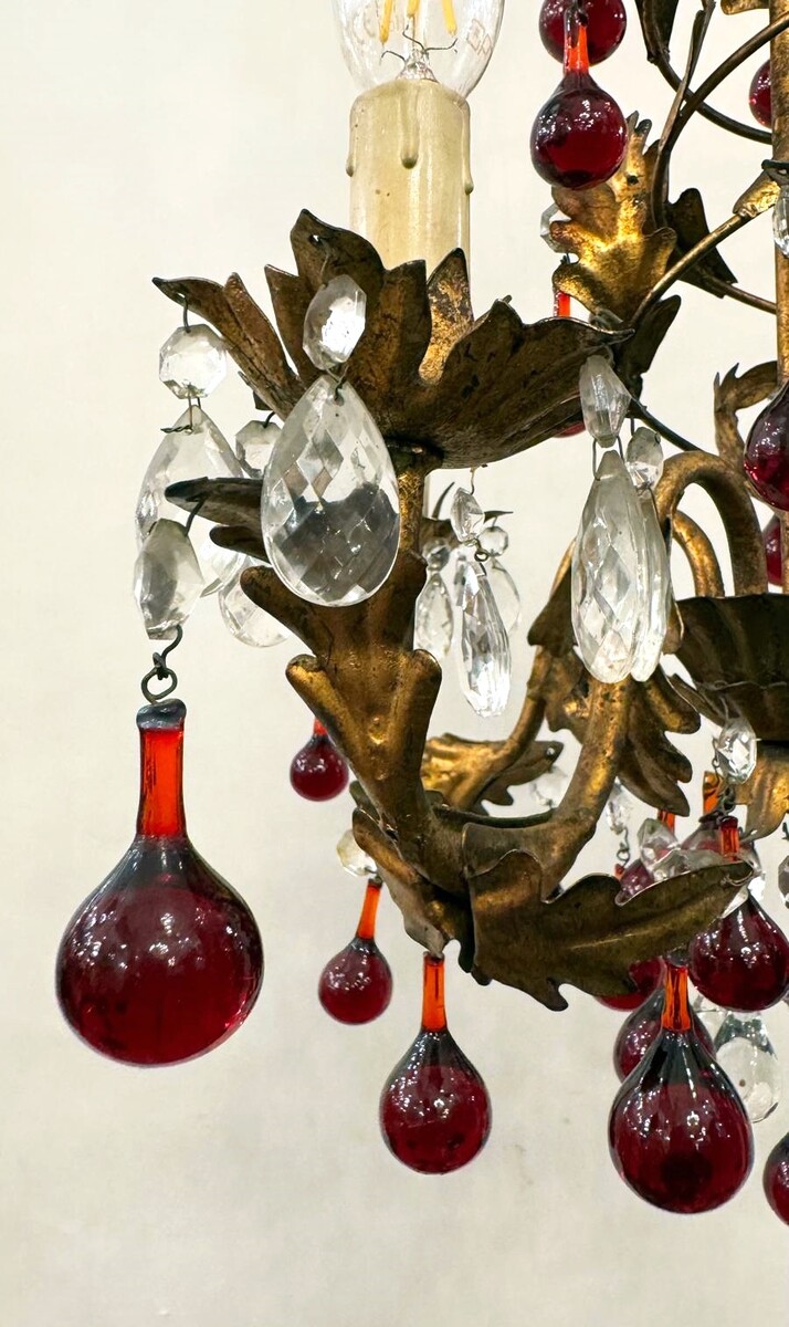 Beautiful 4-light chandelier - gold-plated metal and red glass drop pendants - circa 1950