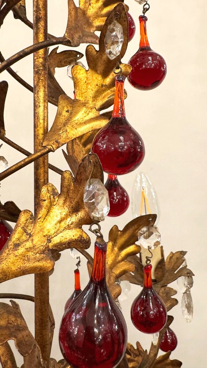 Beautiful 4-light chandelier - gold-plated metal and red glass drop pendants - circa 1950