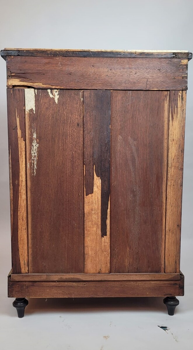 Black lacquered wood sideboard with mother-of-pearl inlay - brass and gold paint The marble has been glued back together