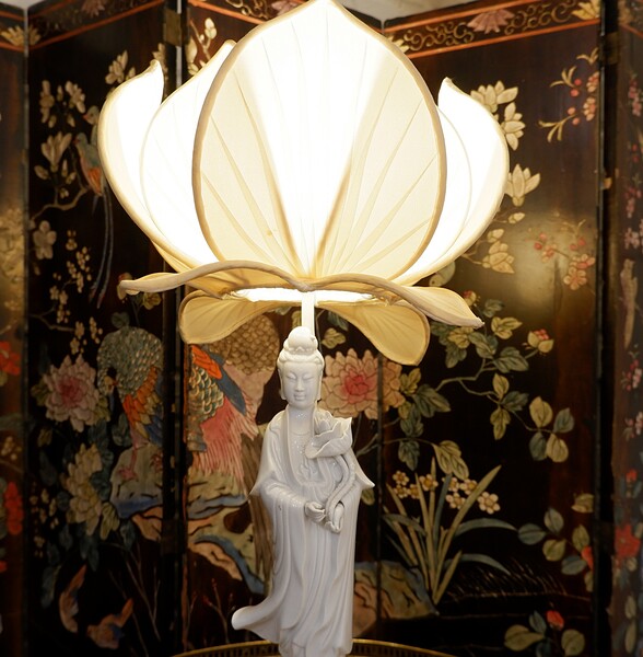 Blanc De Chine lamp 