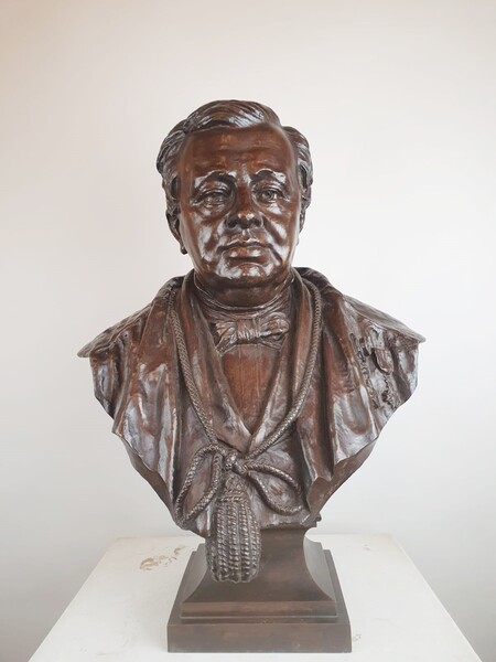 Bronze bust, Brussels Foundry, signed