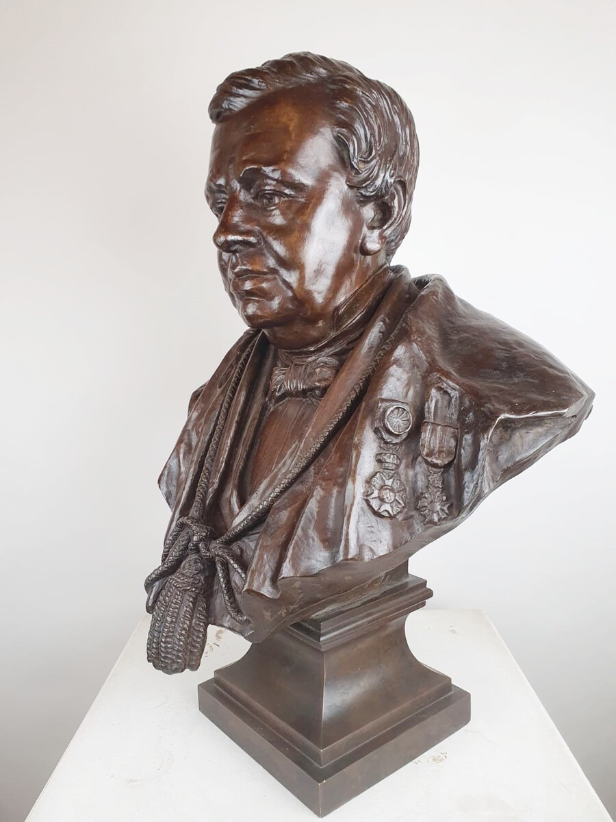 Bronze bust, Brussels Foundry, signed