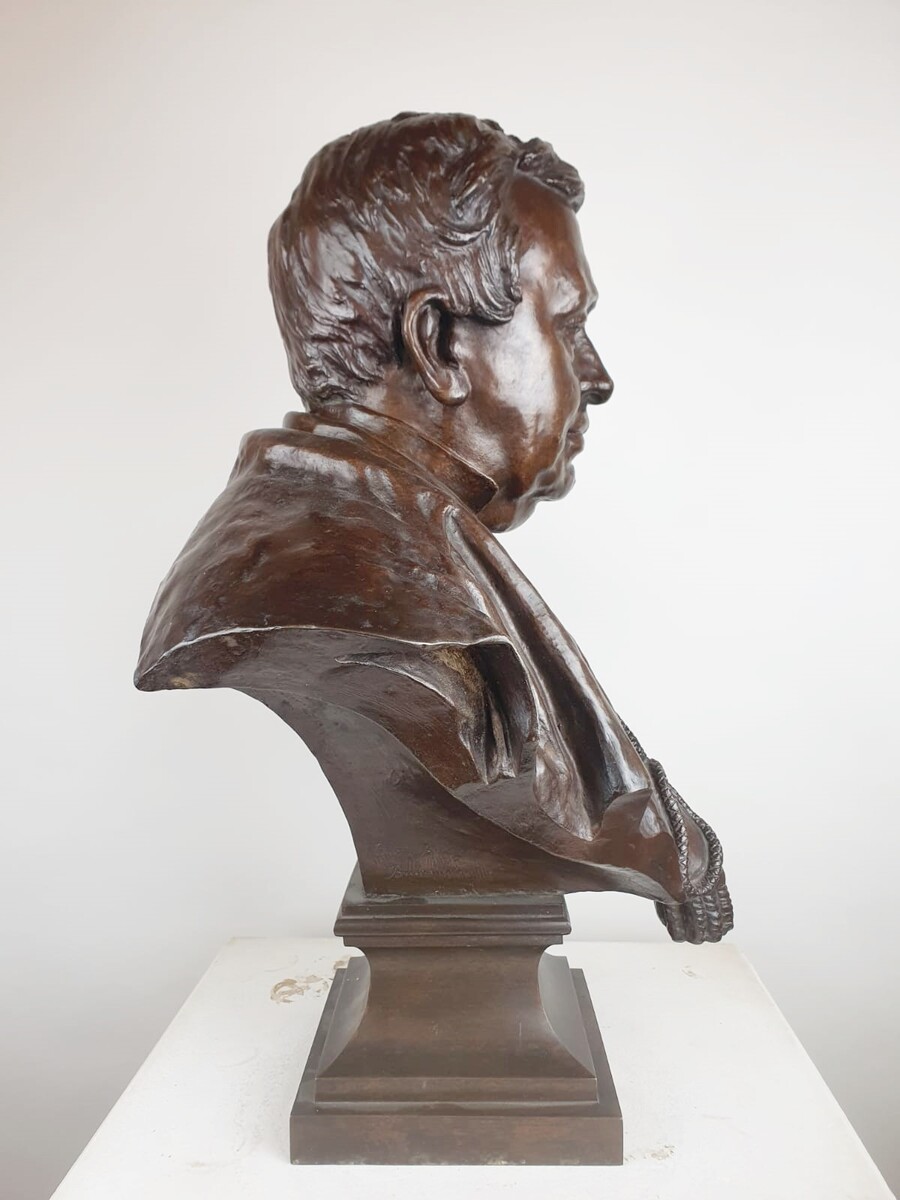 Bronze bust, Brussels Foundry, signed