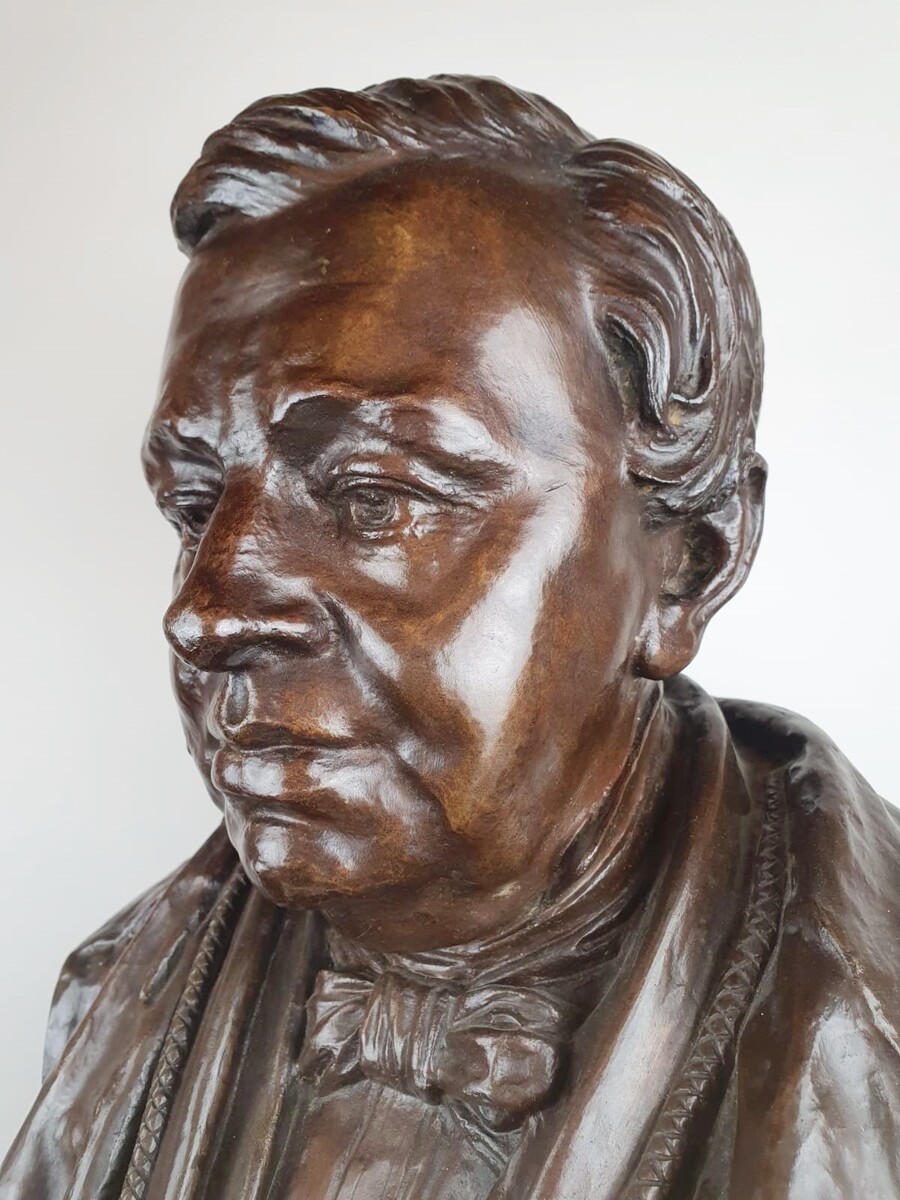 Bronze bust, Brussels Foundry, signed