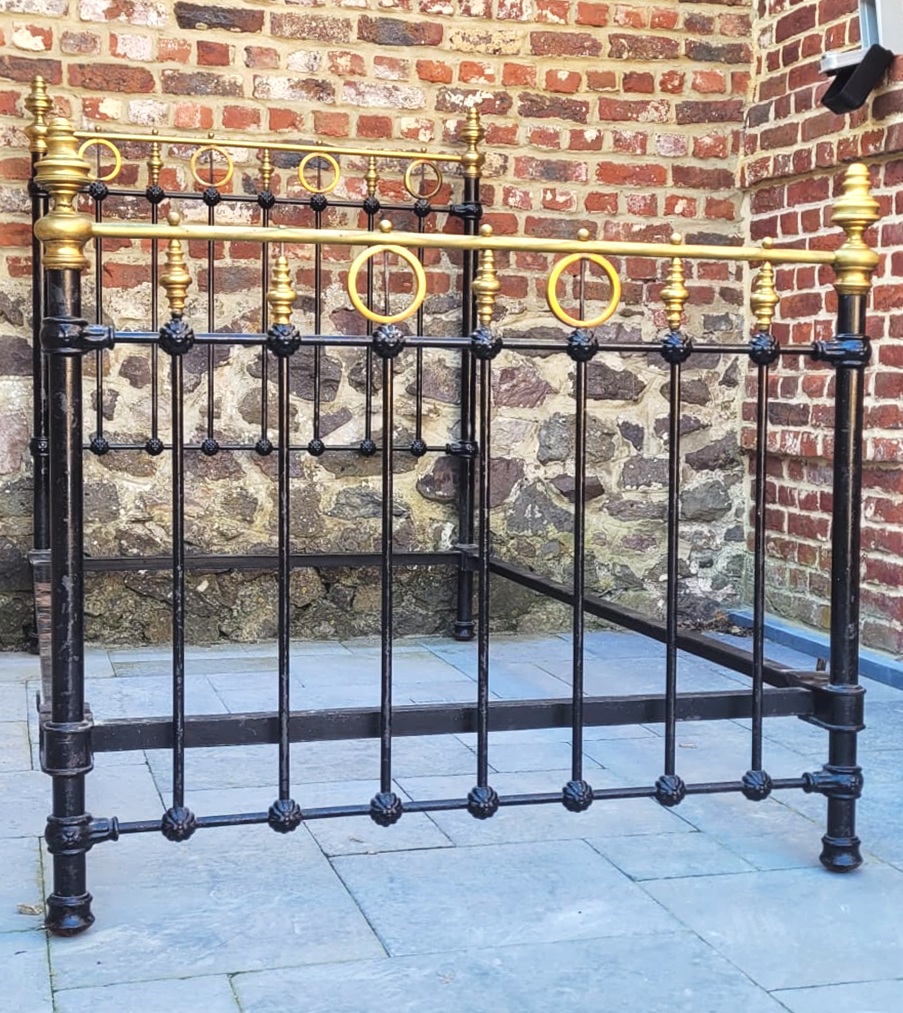 Cast iron and copper bed - early 20th century - missing 3 balls and 1 piece of copper