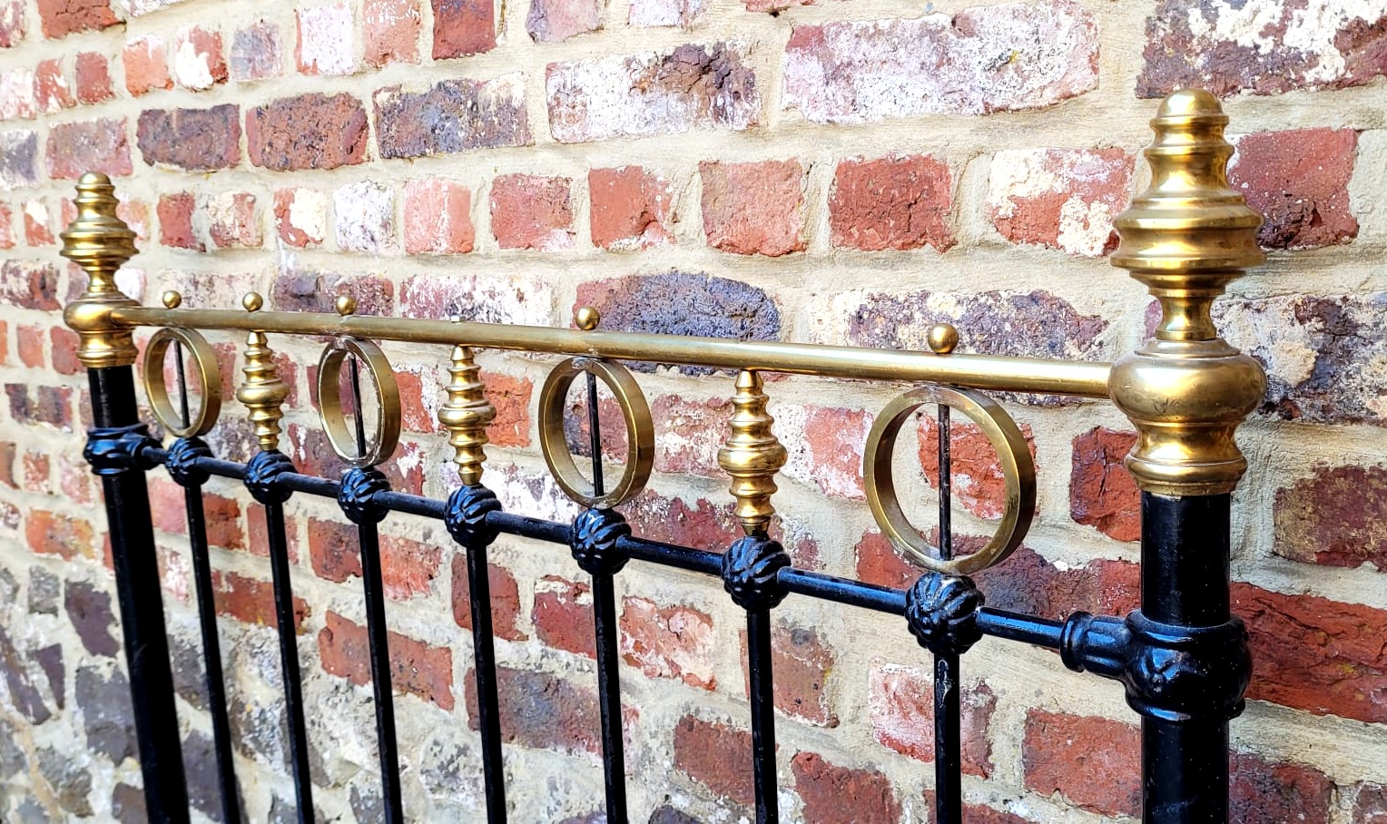 Cast iron and copper bed - early 20th century - missing 3 balls and 1 piece of copper