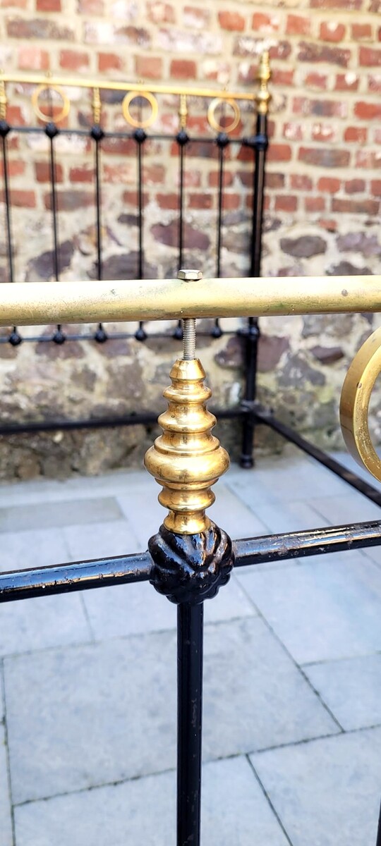 Cast iron and copper bed - early 20th century - missing 3 balls and 1 piece of copper