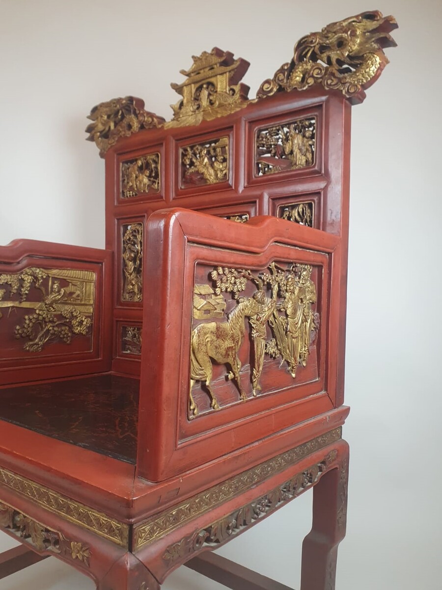 Dignitary's armchair in finely carved wood, lacquered in red and gold, early 20th century