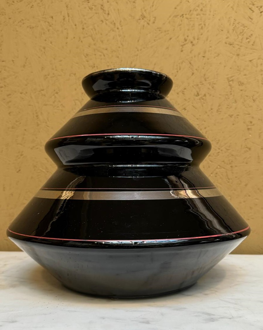 Doyen vase, model 