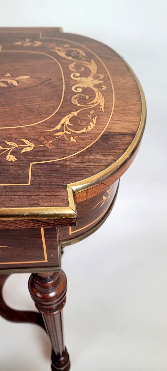 Dressing table in inlaid wood - different species of fruit wood