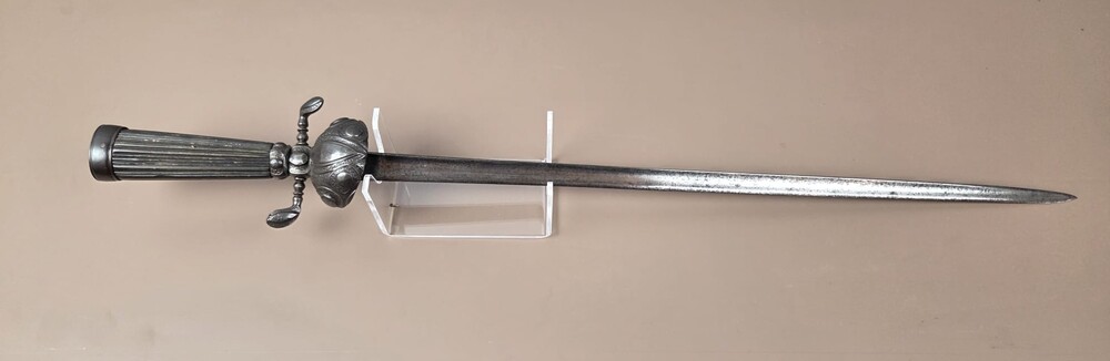 Early 18th century hunting dagger, 46.5 cm blade