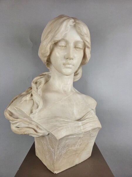 Emilio Fiaschi, bust of an elegant woman in alabaster, 20th
