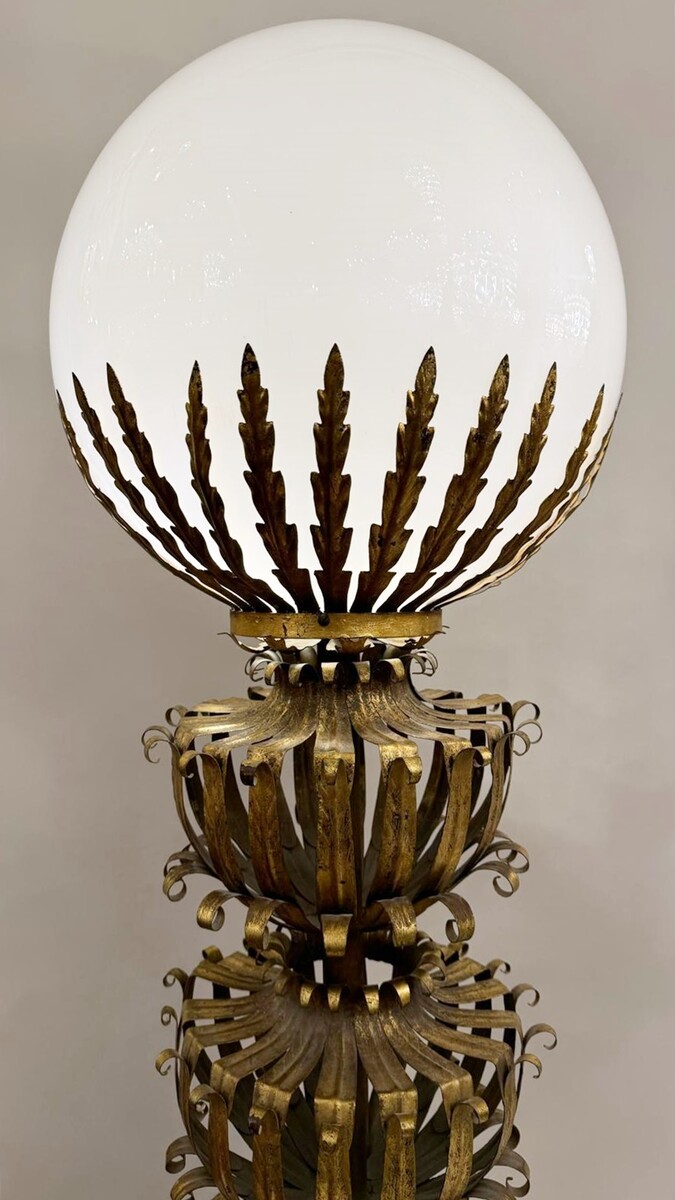 Floor lamp in gold and opaline metal