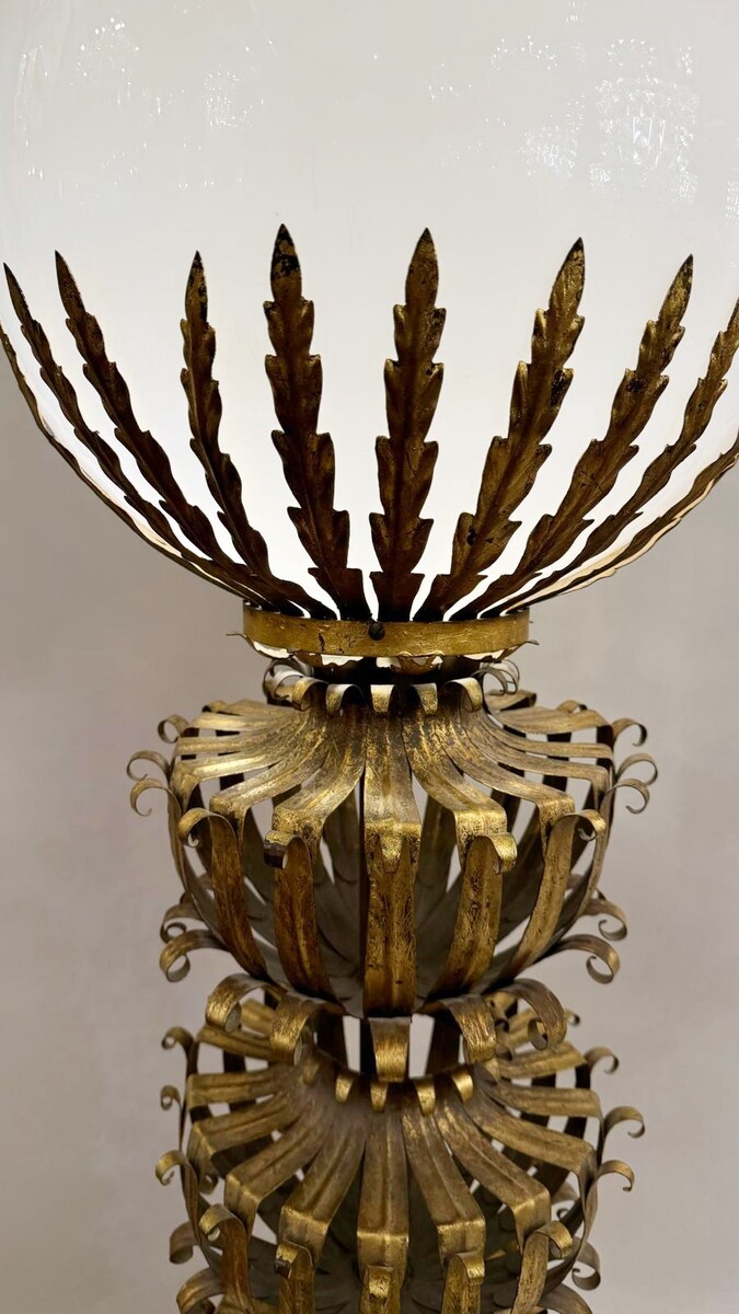 Floor lamp in gold and opaline metal