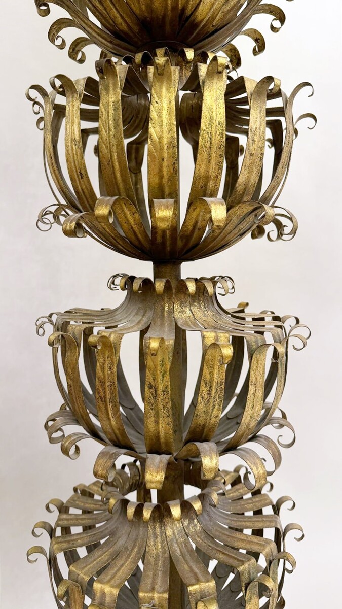 Floor lamp in gold and opaline metal