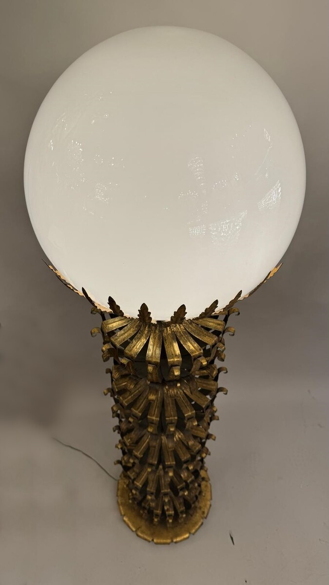 Floor lamp in gold and opaline metal