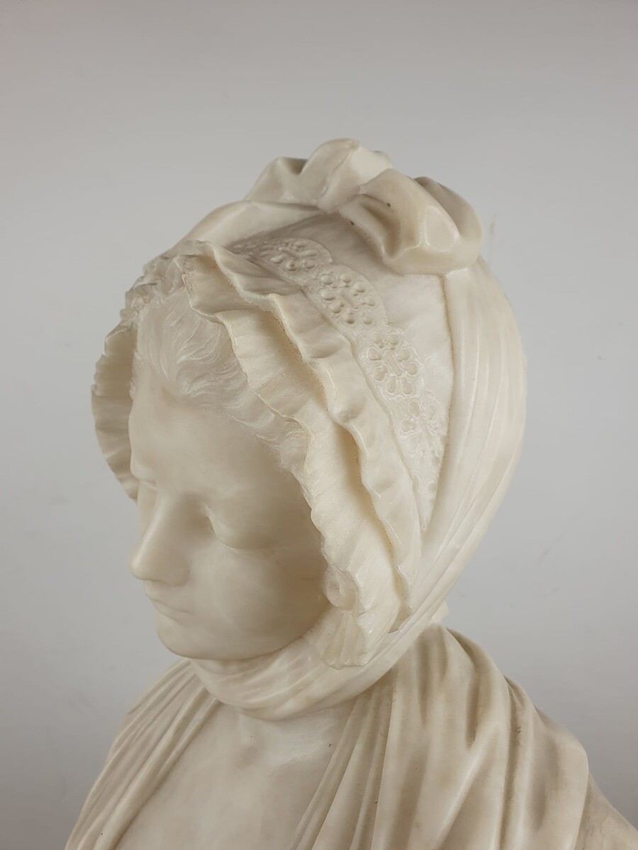Greuze, Bust of a young girl in marble, signed