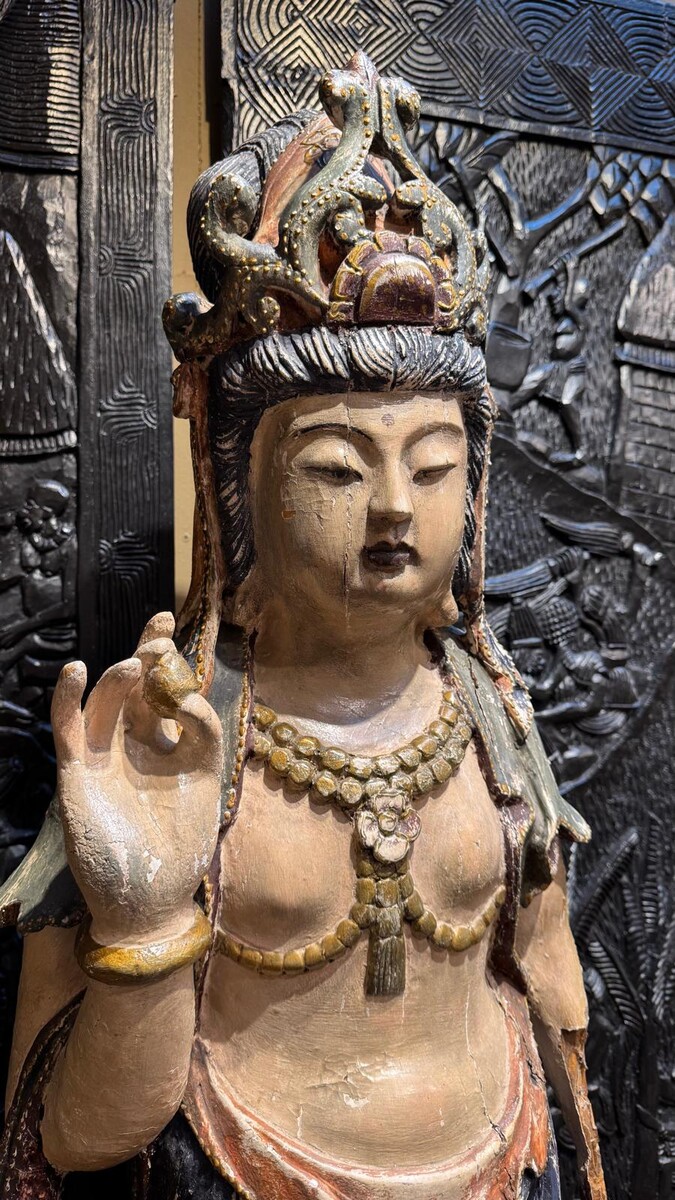 Guan Yin - 19th century polychrome sculpture