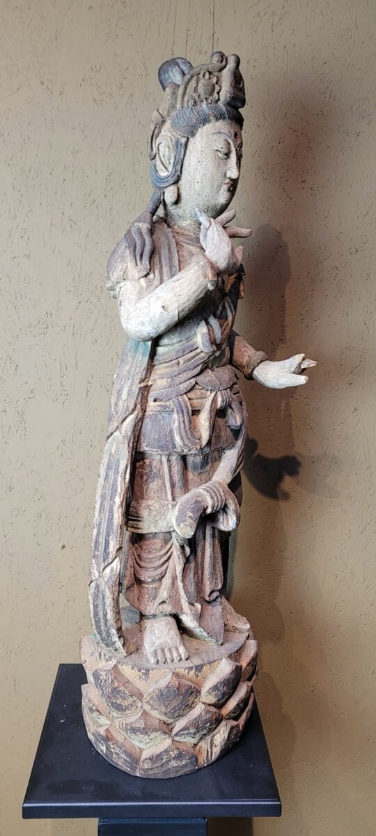 Guan-Yin in carved and polychrome wood - 19th century