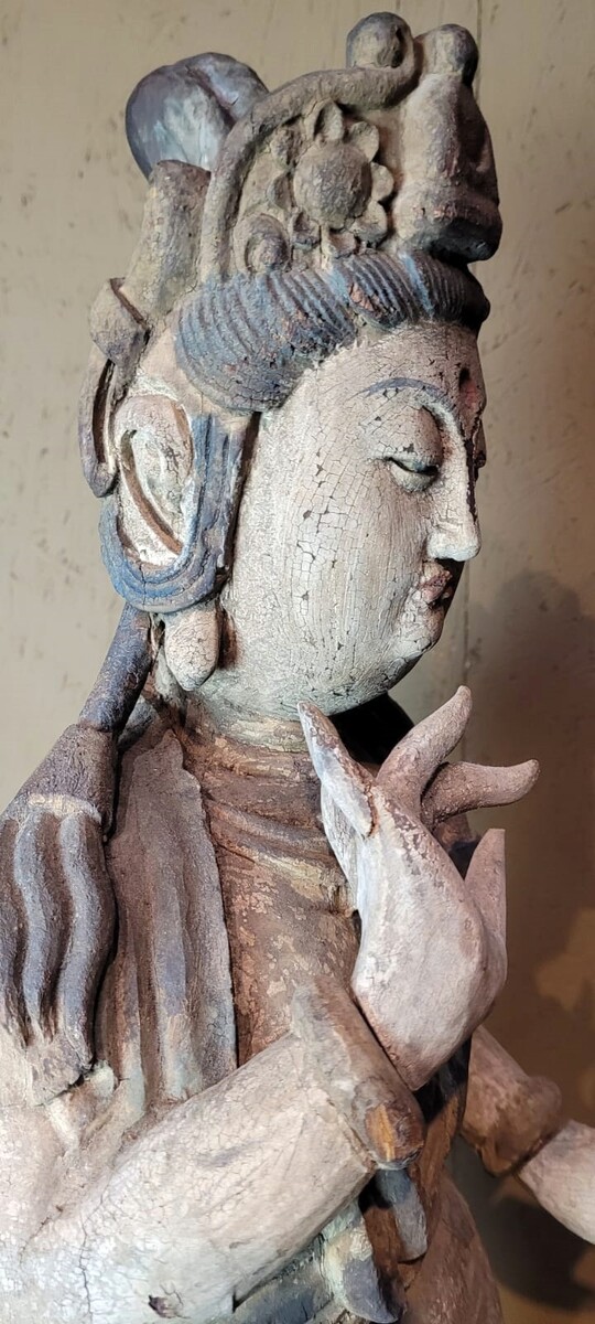 Guan-Yin in carved and polychrome wood - 19th century