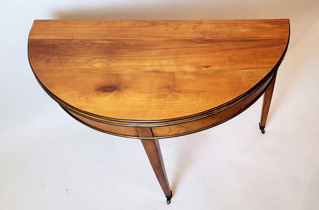 Half-moon Directoire drop-leaf table in cherry wood - late 18th century