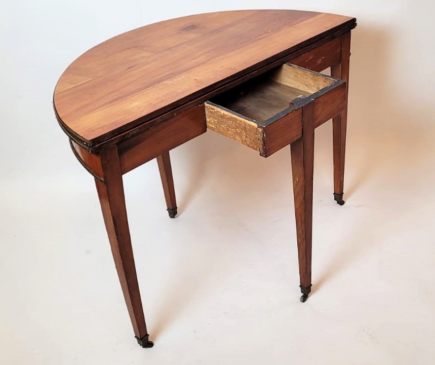 Half-moon Directoire drop-leaf table in cherry wood - late 18th century