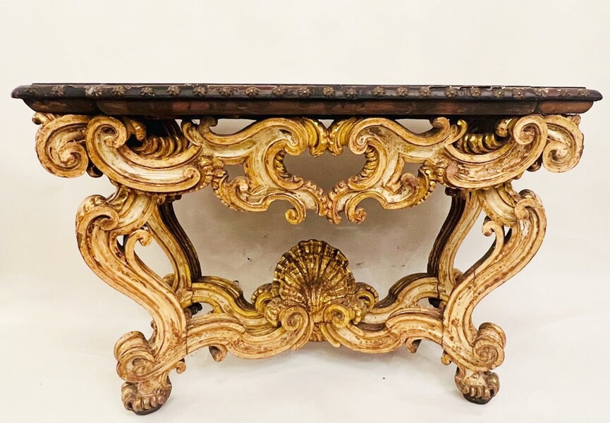 Italian gilded wood console, Rome 17th