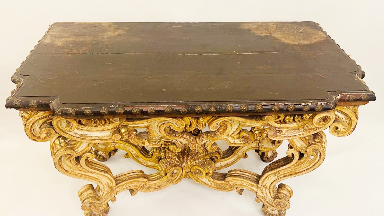 Italian gilded wood console, Rome 17th