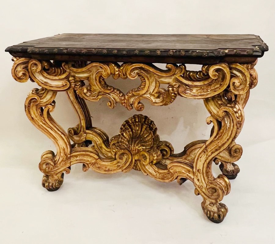 Italian gilded wood console, Rome 17th