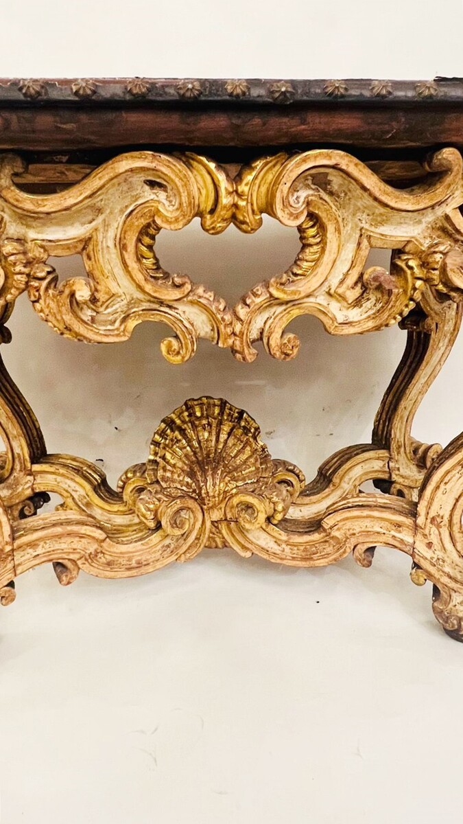 Italian gilded wood console, Rome 17th