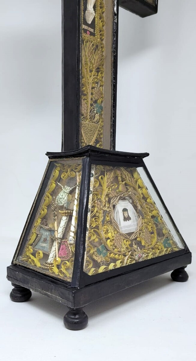 Large cross reliquary