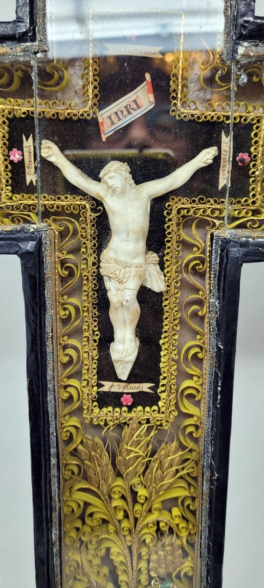 Large cross reliquary