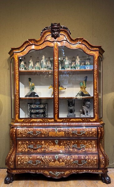 Large double-body Dutch display case - 19th century - model making with floral decorations made from different types of wood