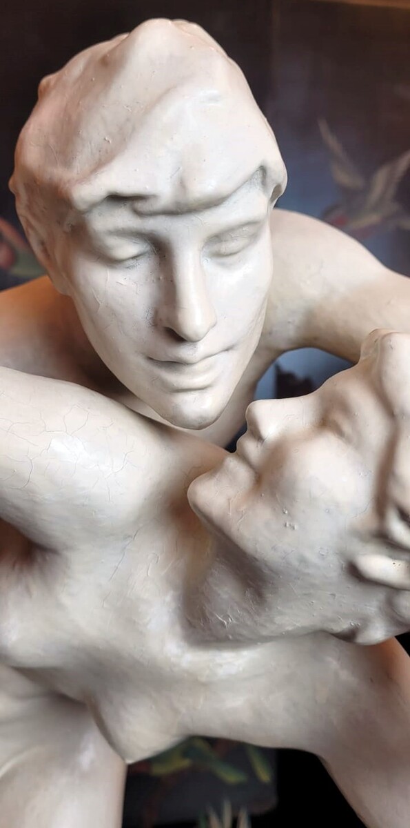 large plaster sculpture - the kiss - Jef Lambeau?