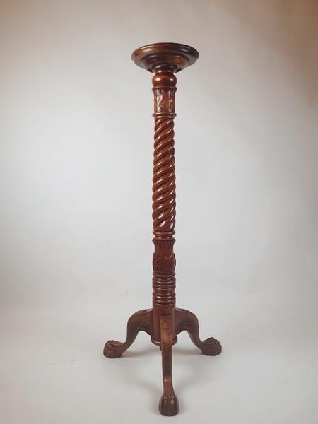 Mahogany saddle, English work, early 20th century