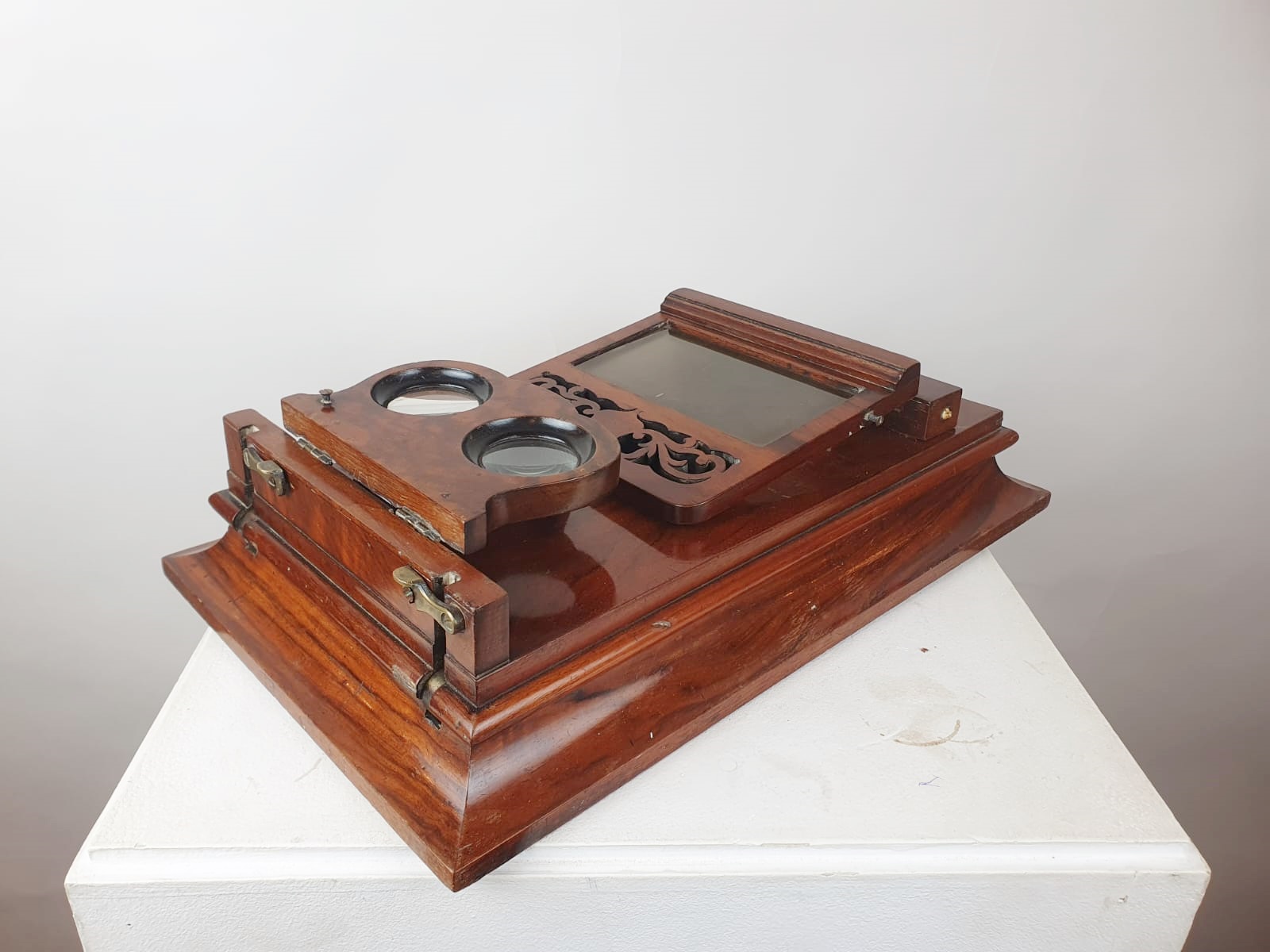 Mahogany stereoscope, 19th