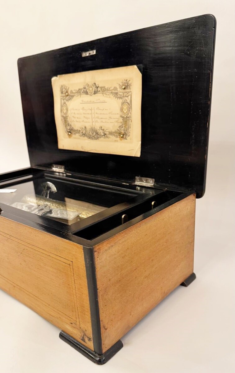 Napoleon III marquetry music box