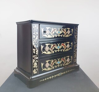 Napoleon III master chest of drawers 