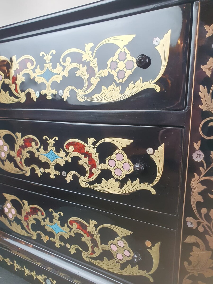 Napoleon III master chest of drawers 