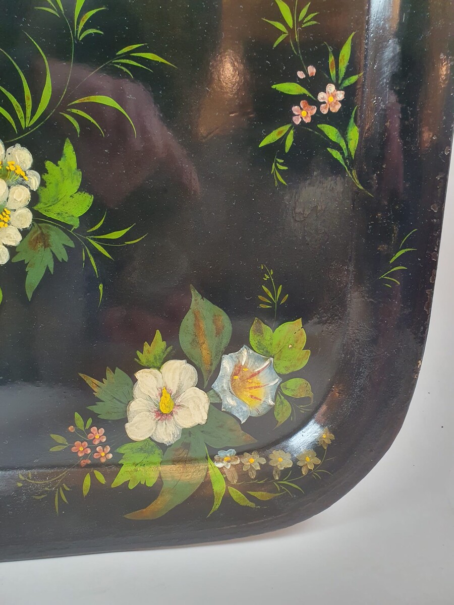 Napoleon III period painted sheet metal tray with floral decoration